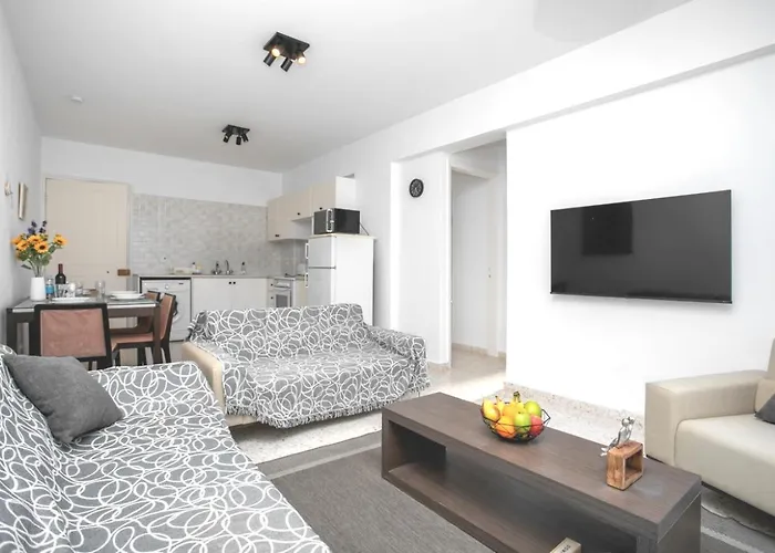 Horizon-amazing Location, Sea&nature View, 2br,large Balcony